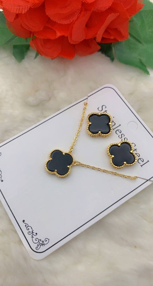 Trendy Black Clover Set