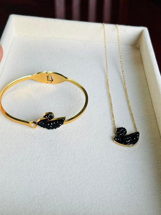 Black Swan Set
